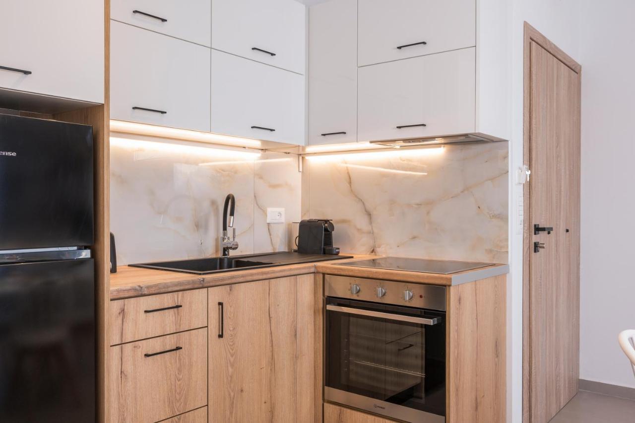 Indigo Blue Seaside Deluxe Apartments Kíssamos Eksteriør billede