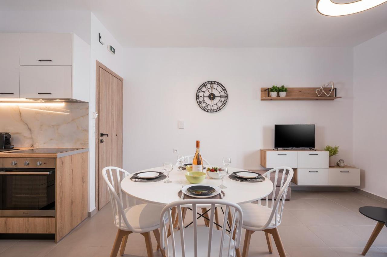 Indigo Blue Seaside Deluxe Apartments Kíssamos Eksteriør billede