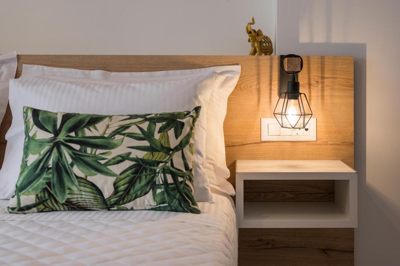 Indigo Blue Seaside Deluxe Apartments Kíssamos Eksteriør billede