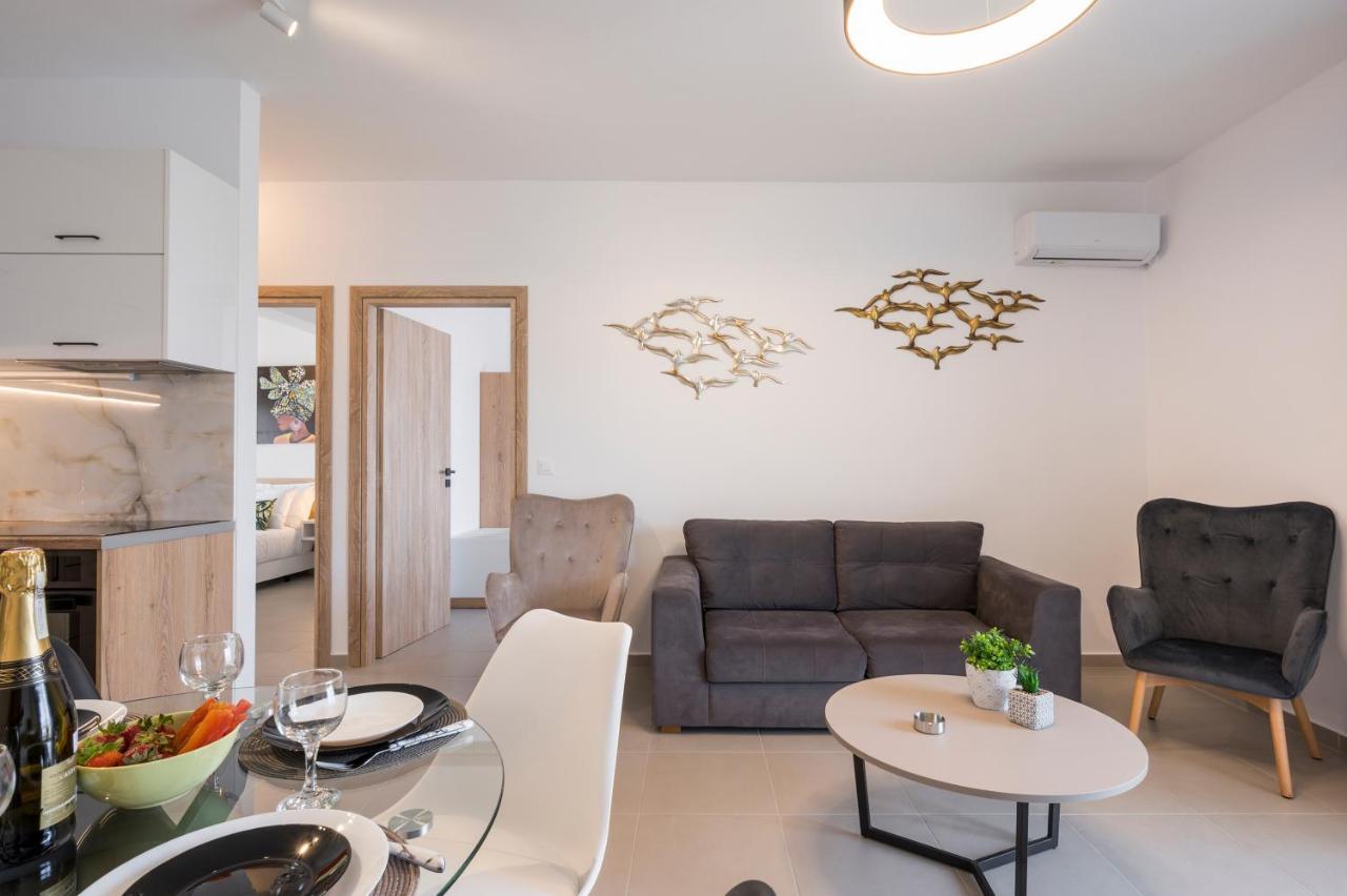 Indigo Blue Seaside Deluxe Apartments Kíssamos Eksteriør billede