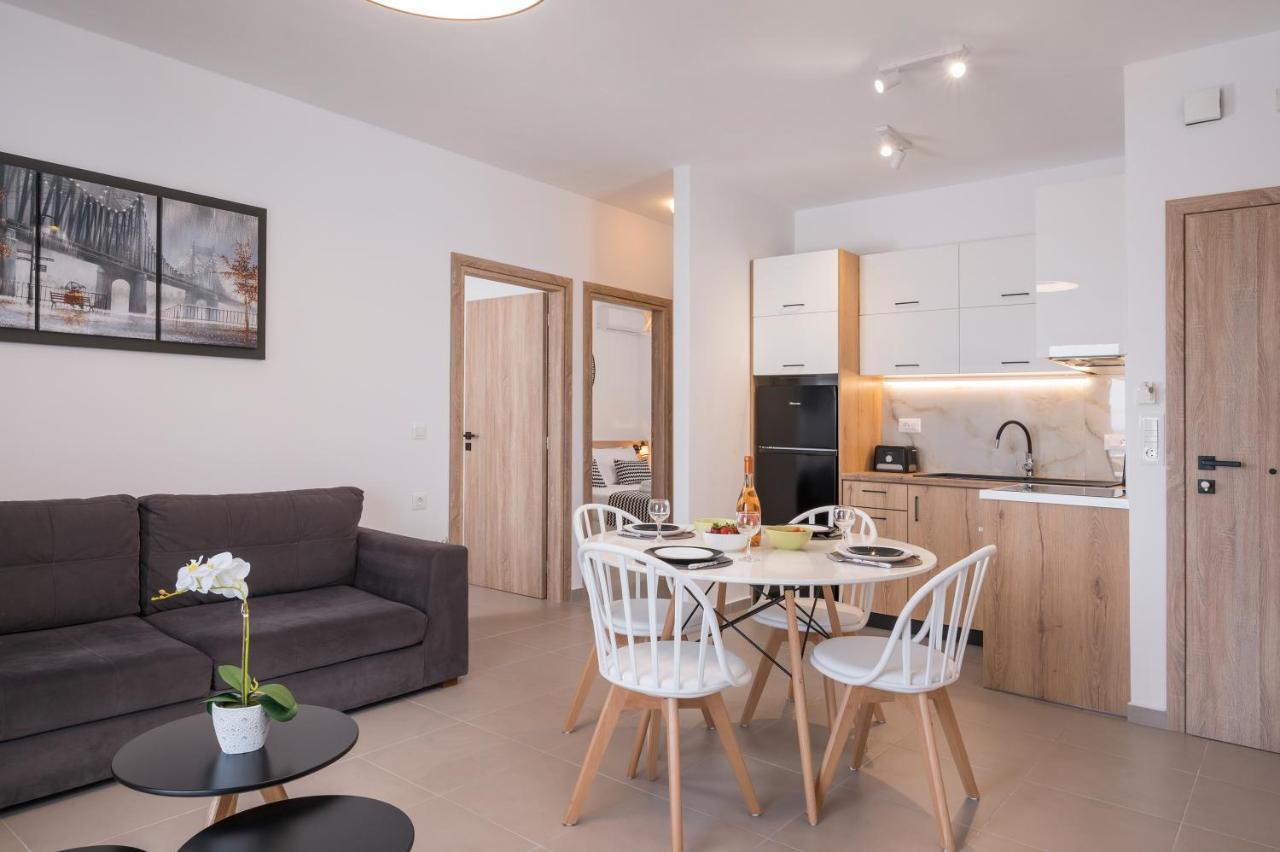 Indigo Blue Seaside Deluxe Apartments Kíssamos Eksteriør billede