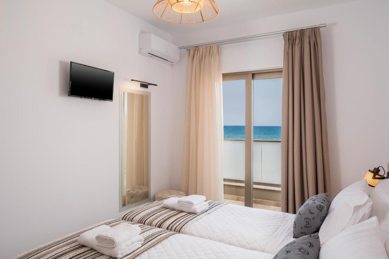Indigo Blue Seaside Deluxe Apartments Kíssamos Eksteriør billede