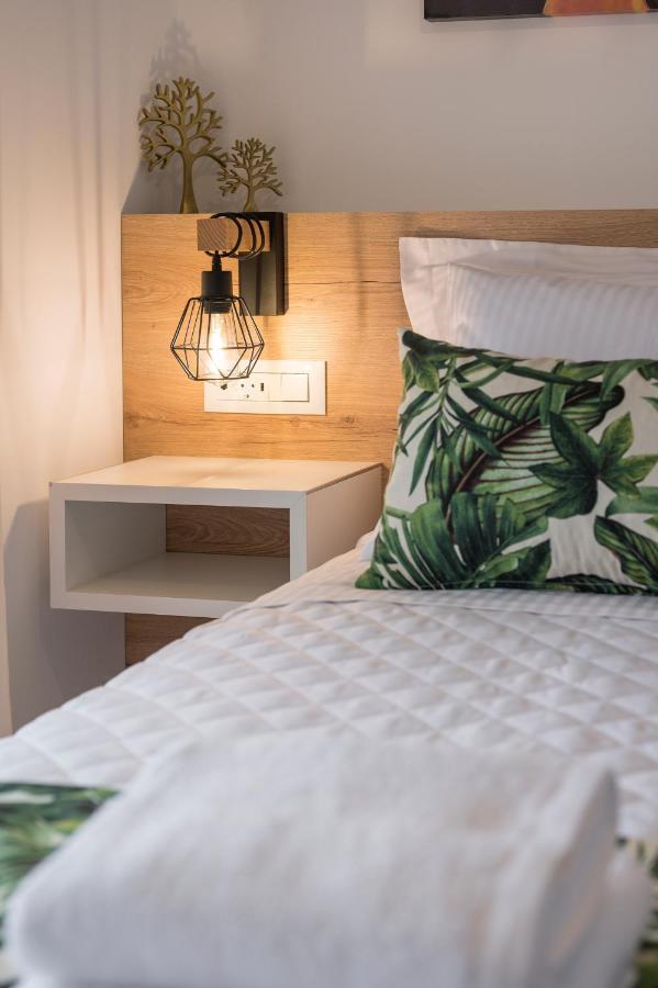 Indigo Blue Seaside Deluxe Apartments Kíssamos Eksteriør billede