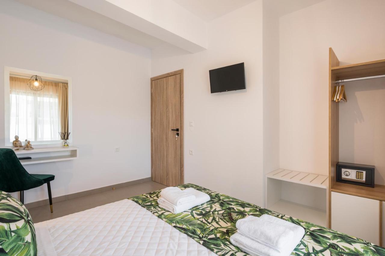 Indigo Blue Seaside Deluxe Apartments Kíssamos Eksteriør billede