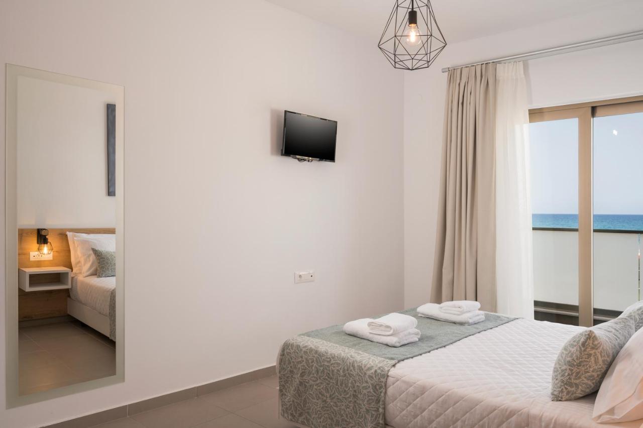Indigo Blue Seaside Deluxe Apartments Kíssamos Eksteriør billede